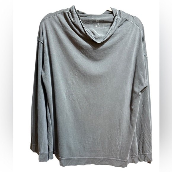 We The Free Oversized Long Sleeve Slouchy Gray Top Effortless & Comfy Sz M - Picture 1 of 8